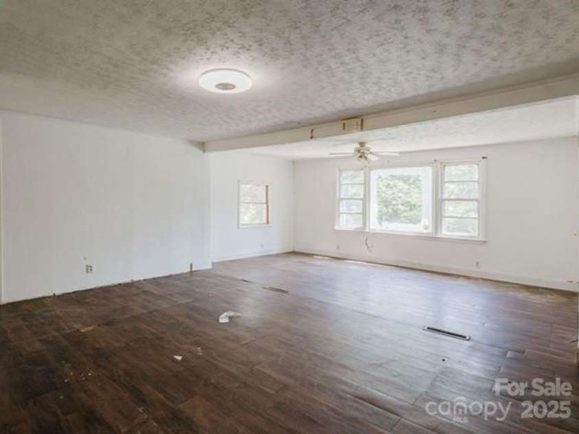 130 Mcarthur Street, Hamlet, NC 28345.  MLS# CAR4293169, YatesRealty ID 35332. 