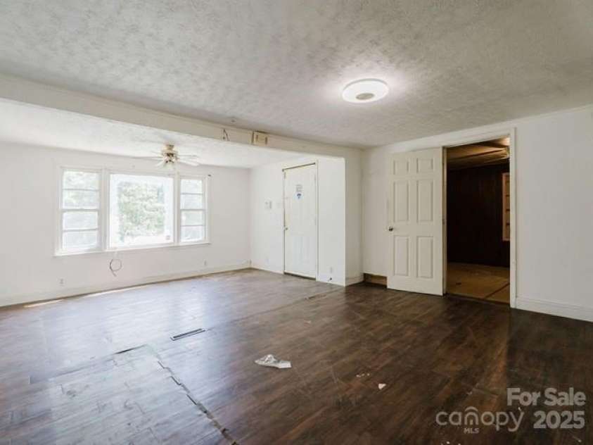 130 Mcarthur Street, Hamlet, NC 28345.  MLS# CAR4293169, YatesRealty ID 35332. 
