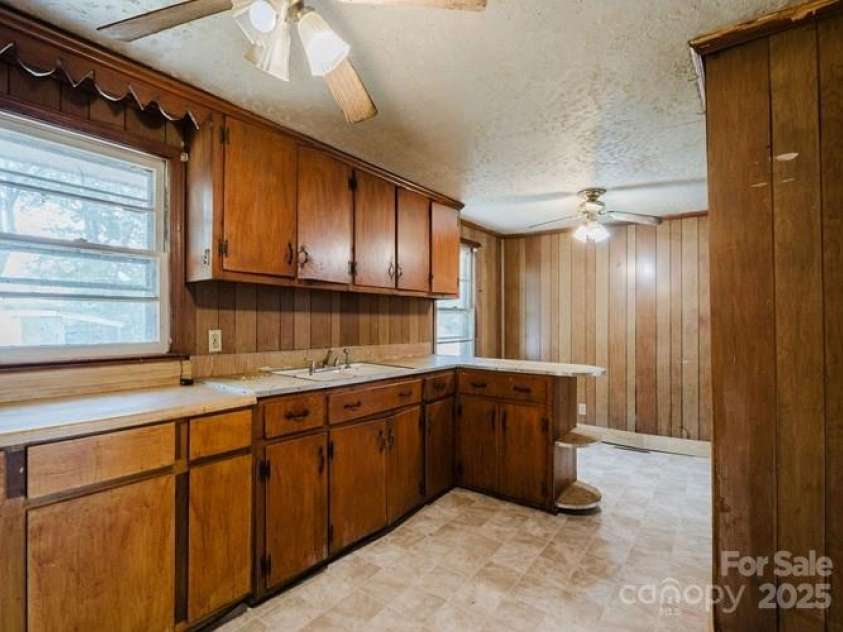 130 Mcarthur Street, Hamlet, NC 28345.  MLS# CAR4293169, YatesRealty ID 35332. 