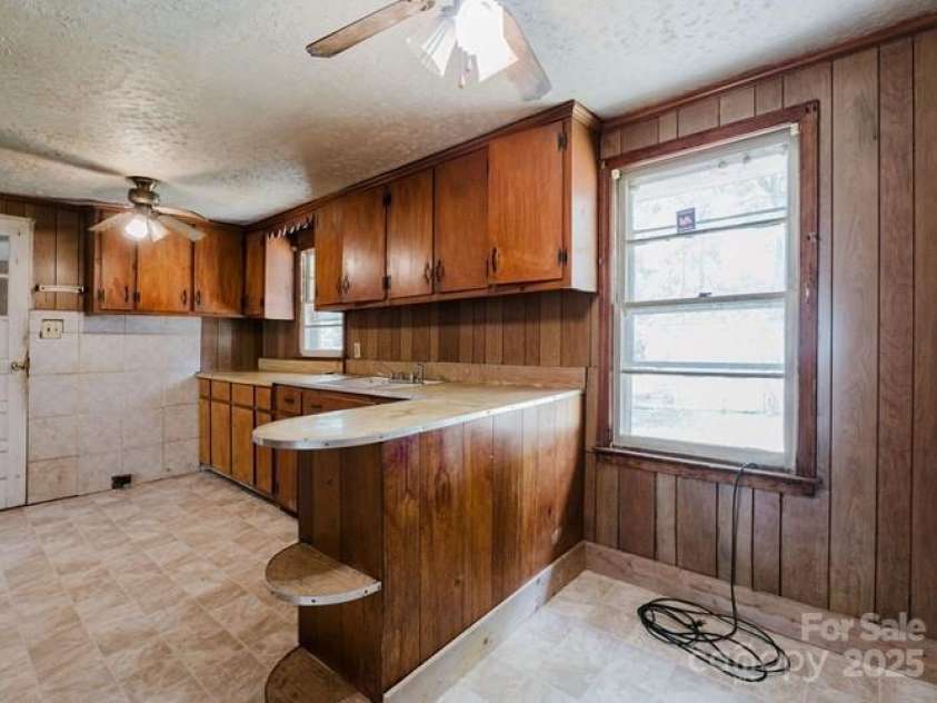 130 Mcarthur Street, Hamlet, NC 28345.  MLS# CAR4293169, YatesRealty ID 35332. 