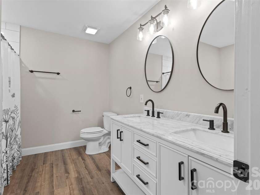 317 Jackson Place, Matthews, NC 28104.  MLS# CAR4398222, YatesRealty ID 35332. 
