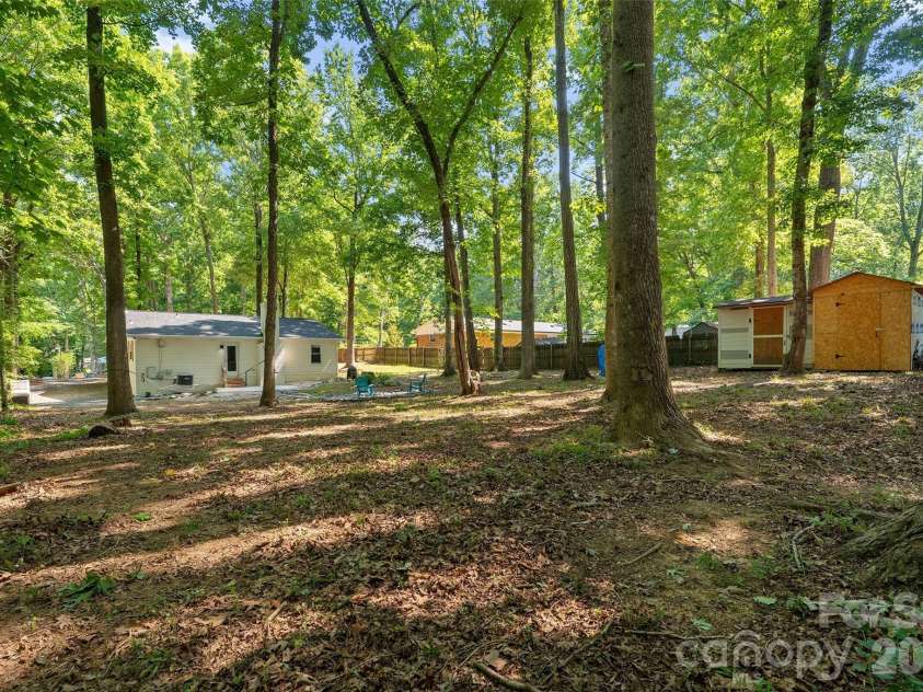 317 Jackson Place, Matthews, NC 28104.  MLS# CAR4398222, YatesRealty ID 35332. 