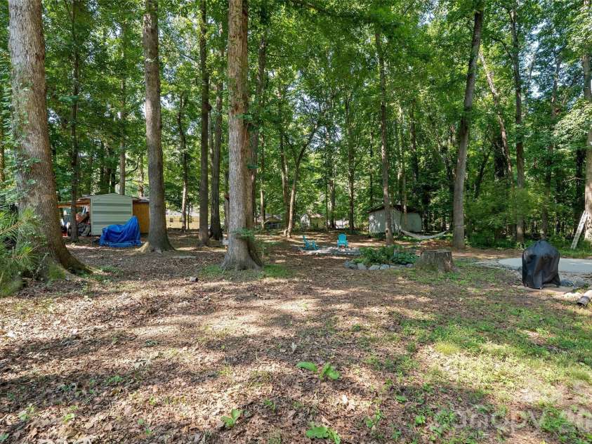 317 Jackson Place, Matthews, NC 28104.  MLS# CAR4398222, YatesRealty ID 35332. 