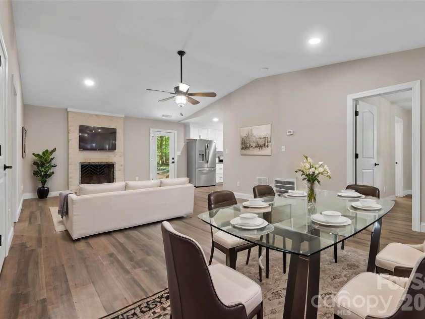 317 Jackson Place, Matthews, NC 28104.  MLS# CAR4398222, YatesRealty ID 35332. 