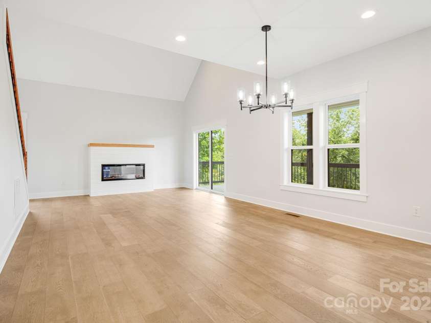 38 Red Laurel Court, Hendersonville, NC 28792.  MLS# CAR4296389, YatesRealty ID 35334. 