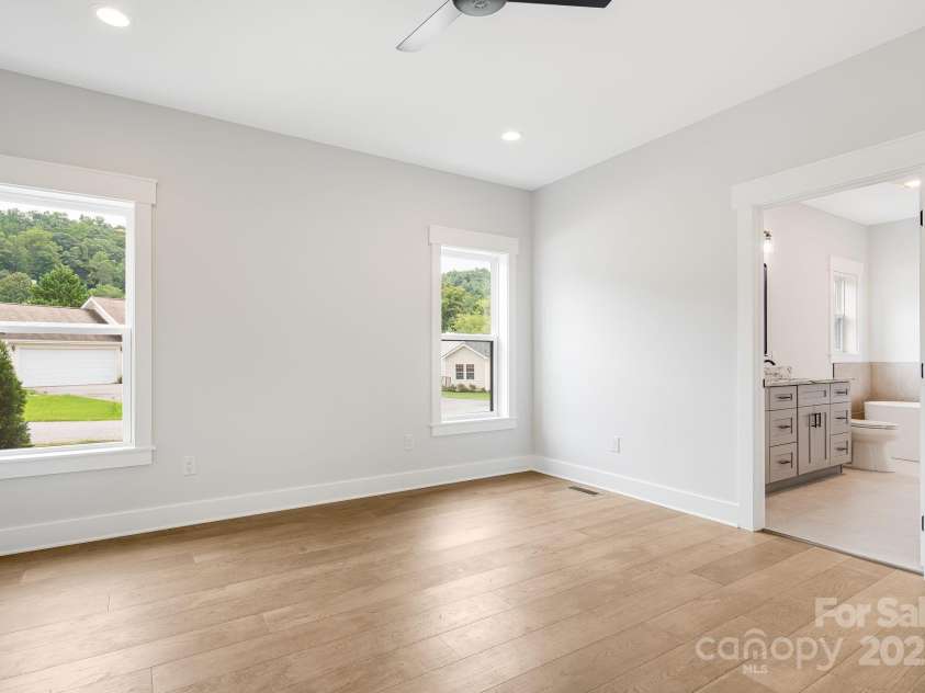 38 Red Laurel Court, Hendersonville, NC 28792.  MLS# CAR4296389, YatesRealty ID 35334. 