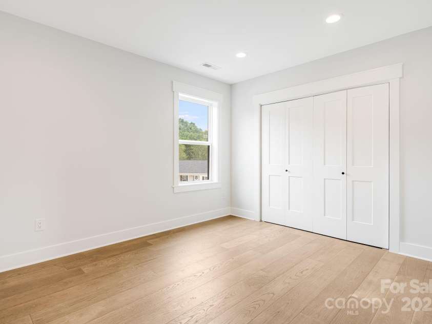 38 Red Laurel Court, Hendersonville, NC 28792.  MLS# CAR4296389, YatesRealty ID 35334. 