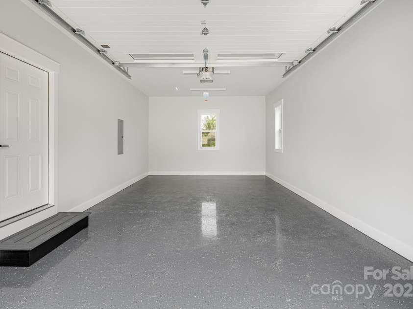 38 Red Laurel Court, Hendersonville, NC 28792.  MLS# CAR4296389, YatesRealty ID 35334. 