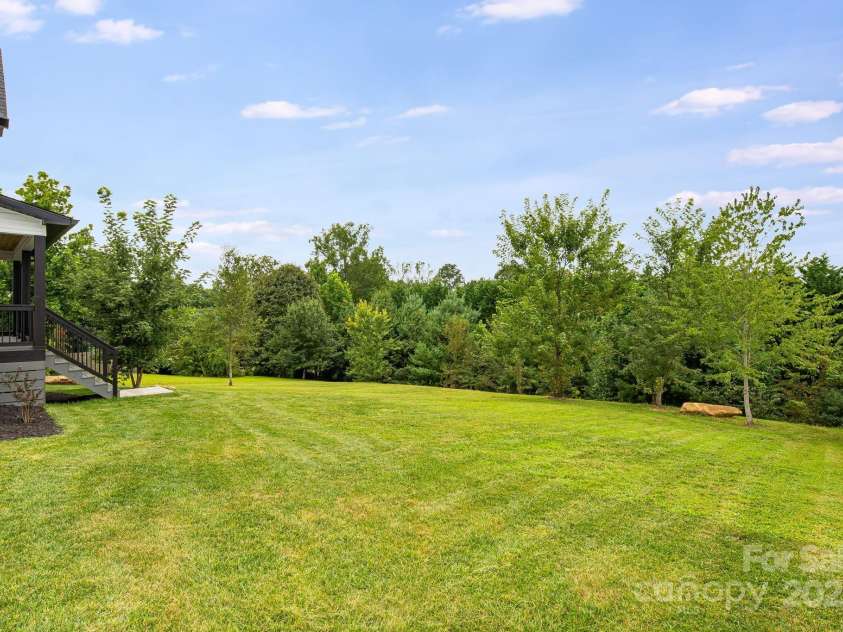 38 Red Laurel Court, Hendersonville, NC 28792.  MLS# CAR4296389, YatesRealty ID 35334. 
