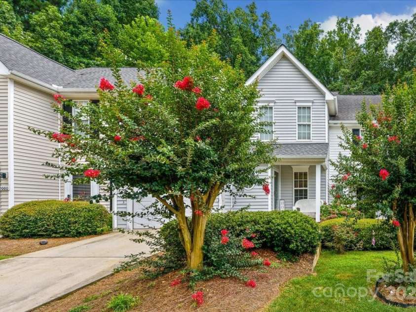 2006 Bluff View, Winston Salem, NC 27127.  MLS# CAR4291570, YatesRealty ID 35335. 