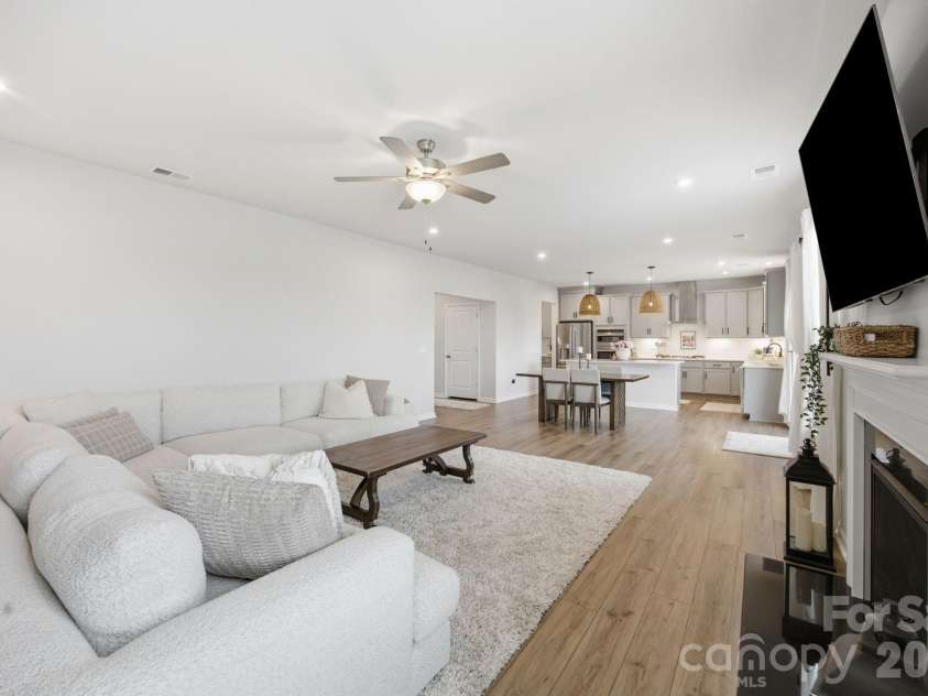 3239 Laurel Brook Drive, Denver, NC 28037.  MLS# CAR4396300, YatesRealty ID 35335. Warm and inviting