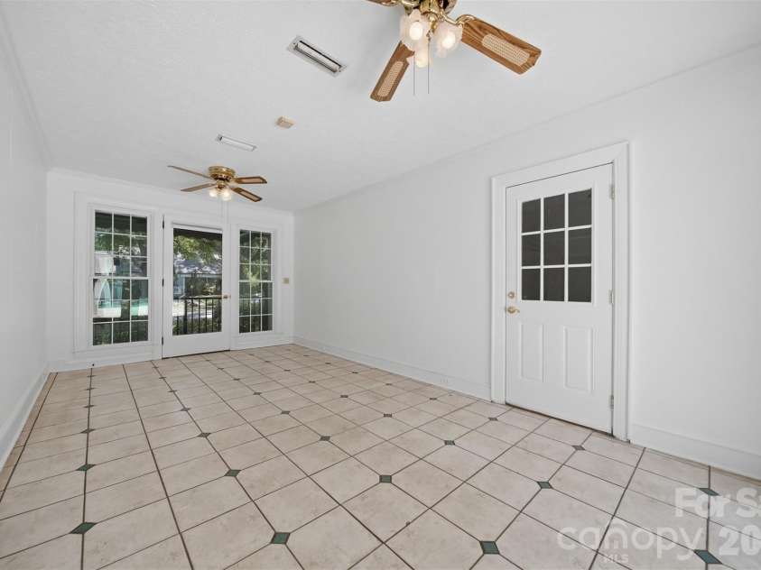 521 5th Street, Hickory, NC 28601.  MLS# CAR4399918, YatesRealty ID 35339. Drop zone between the garage and the kitchen.