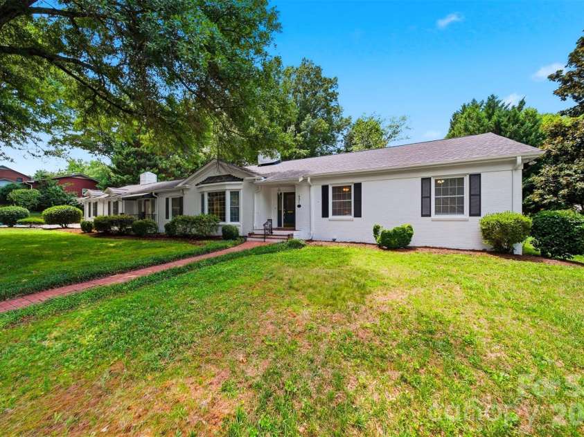 521 5th Street, Hickory, NC 28601.  MLS# CAR4399918, YatesRealty ID 35339. Quality 1956 build!