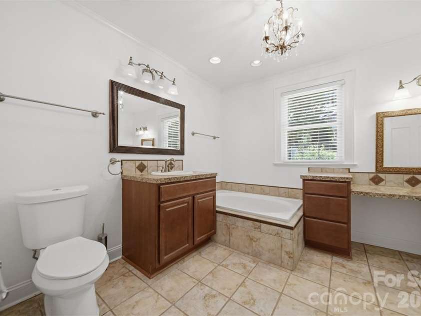 521 5th Street, Hickory, NC 28601.  MLS# CAR4399918, YatesRealty ID 35339. Two vanities in the primary bath!