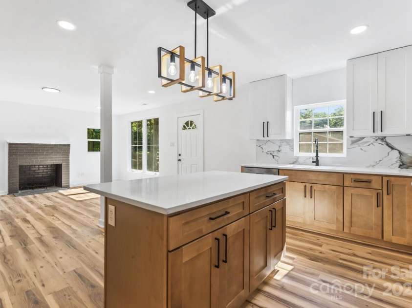 1050 Barnett Drive, Kings Mountain, NC 28086.  MLS# CAR4327706, YatesRealty ID 3534. 