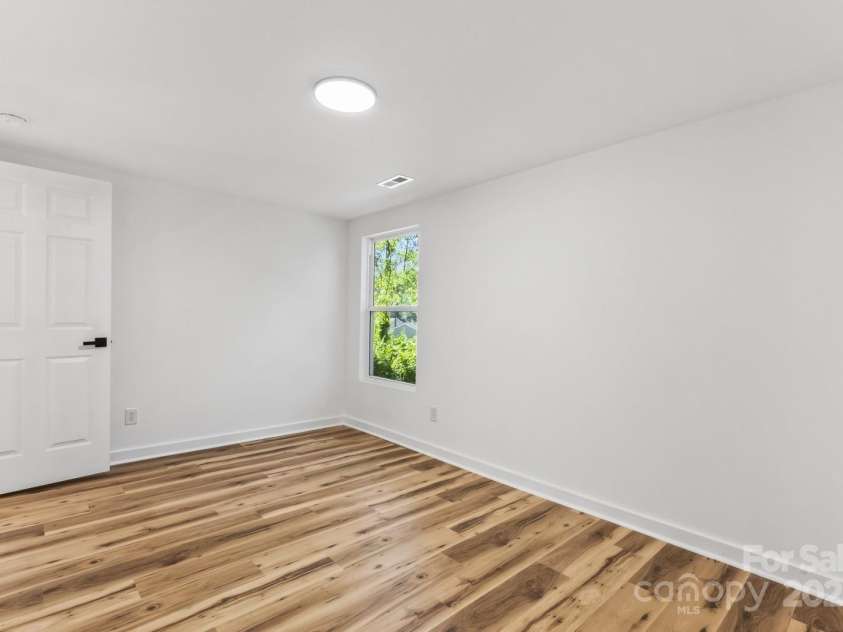 1050 Barnett Drive, Kings Mountain, NC 28086.  MLS# CAR4327706, YatesRealty ID 3534. 