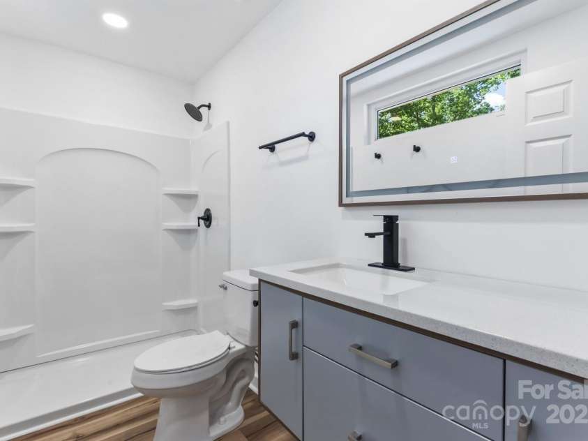 1050 Barnett Drive, Kings Mountain, NC 28086.  MLS# CAR4327706, YatesRealty ID 3534. 