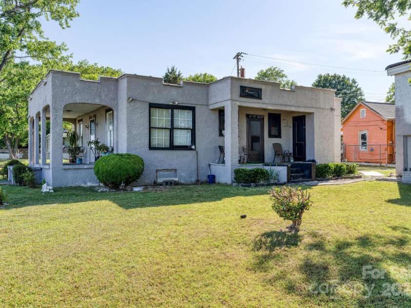 114 Norwood Drive, Charlotte, NC 28208.  MLS# CAR4295938, YatesRealty ID 35340. Zoned specifically for duple/multi-family use surrounded by ongoing revitalization and community investment with strong and long-term appreciation.