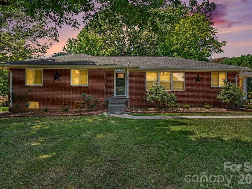 3800 Centergrove Road, Concord, NC 28025.  MLS# CAR4393204, YatesRealty ID 35340. 