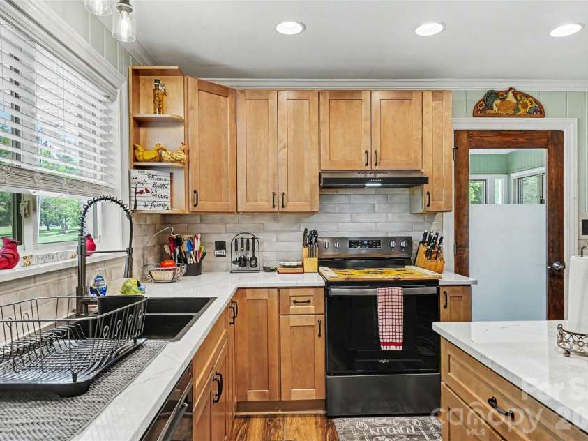 3800 Centergrove Road, Concord, NC 28025.  MLS# CAR4393204, YatesRealty ID 35340. 
