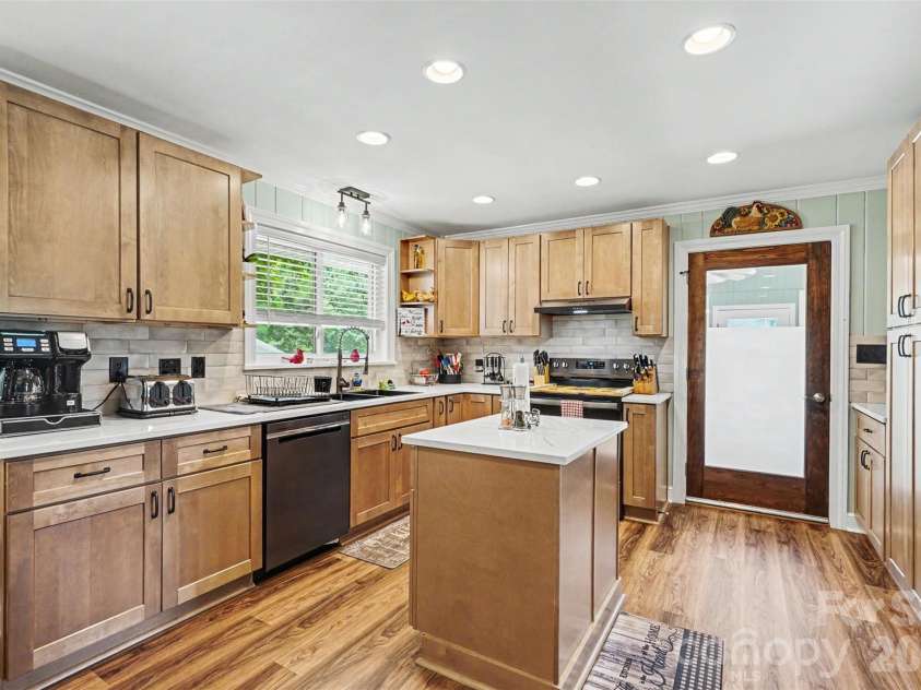 3800 Centergrove Road, Concord, NC 28025.  MLS# CAR4393204, YatesRealty ID 35340. 