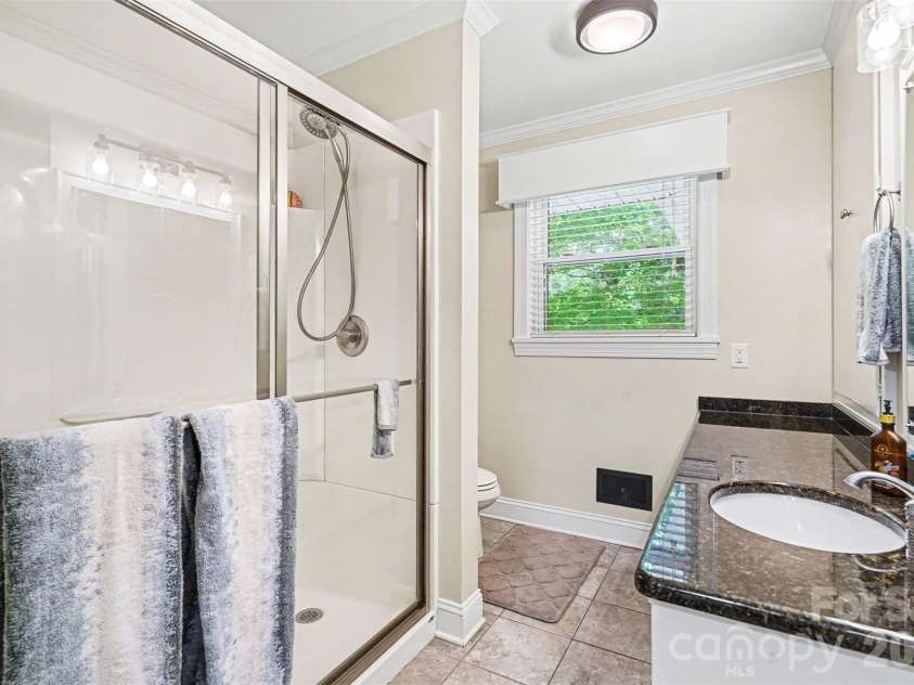 3800 Centergrove Road, Concord, NC 28025.  MLS# CAR4393204, YatesRealty ID 35340. 
