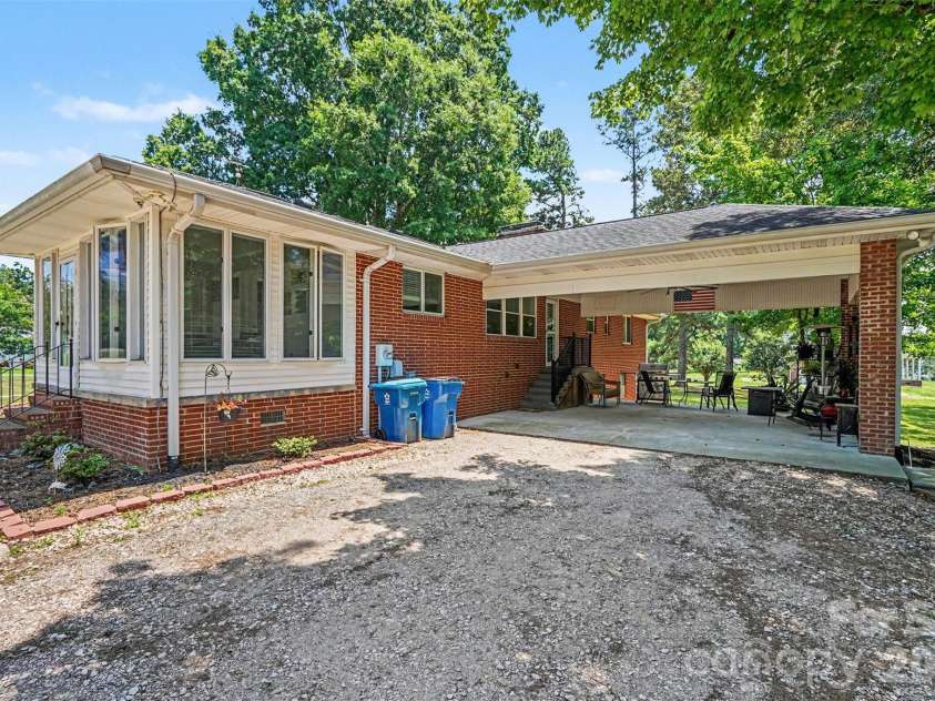 3800 Centergrove Road, Concord, NC 28025.  MLS# CAR4393204, YatesRealty ID 35340. 