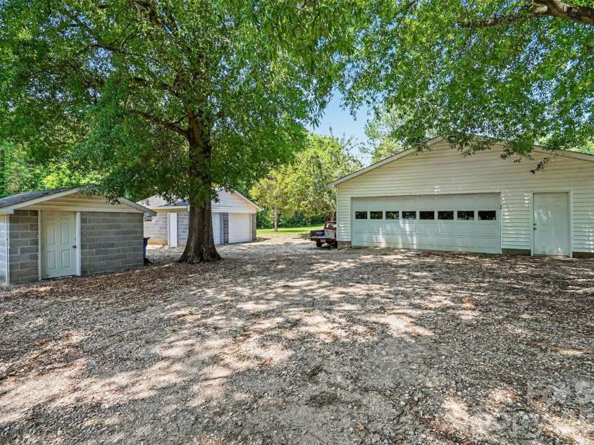 3800 Centergrove Road, Concord, NC 28025.  MLS# CAR4393204, YatesRealty ID 35340. 