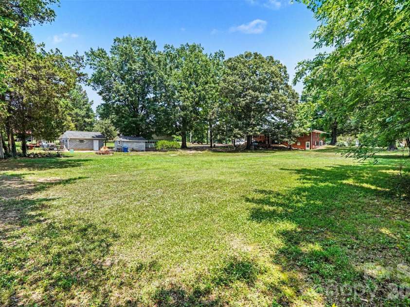 3800 Centergrove Road, Concord, NC 28025.  MLS# CAR4393204, YatesRealty ID 35340. 