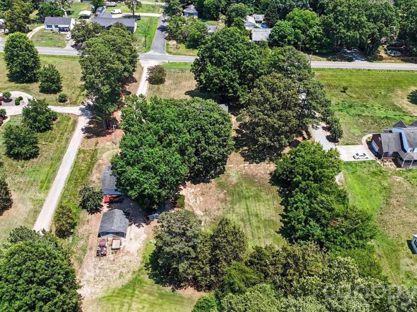 3800 Centergrove Road, Concord, NC 28025.  MLS# CAR4393204, YatesRealty ID 35340. 