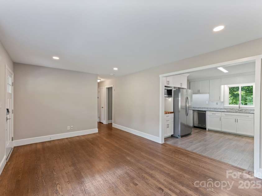 1614 Keeling Place, Charlotte, NC 28210.  MLS# CAR4296206, YatesRealty ID 35341. 