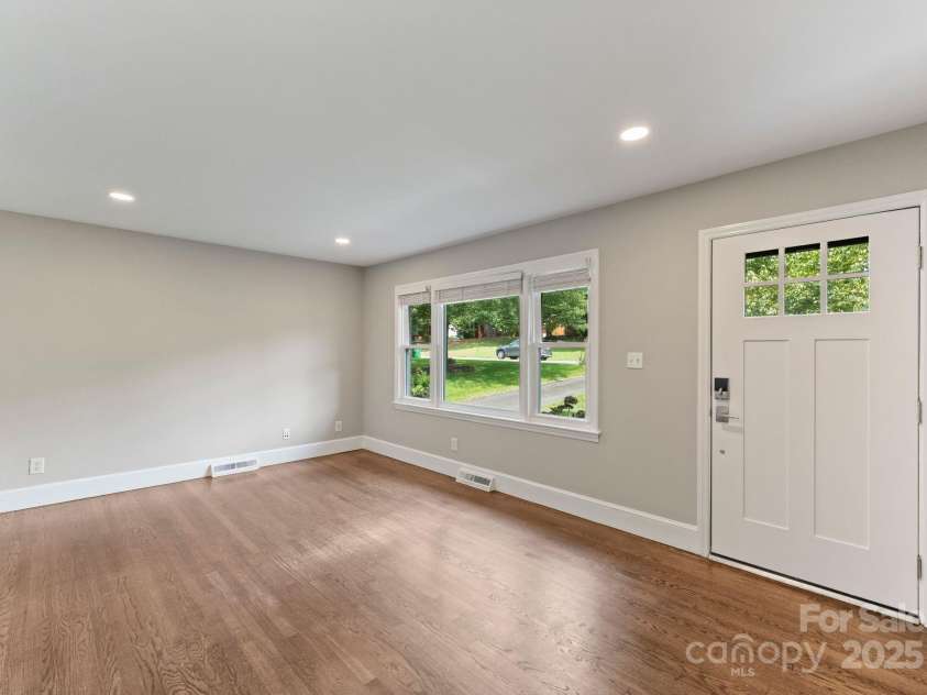 1614 Keeling Place, Charlotte, NC 28210.  MLS# CAR4296206, YatesRealty ID 35341. 