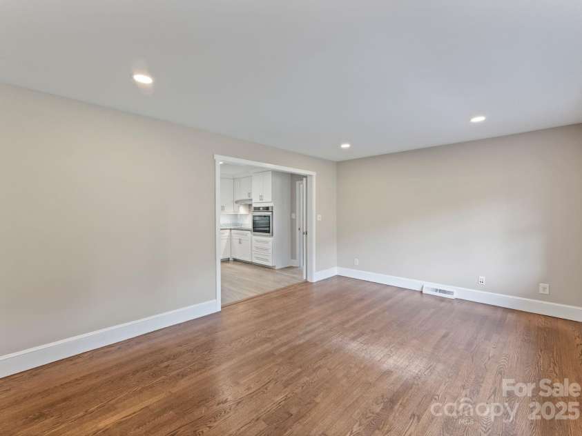 1614 Keeling Place, Charlotte, NC 28210.  MLS# CAR4296206, YatesRealty ID 35341. 