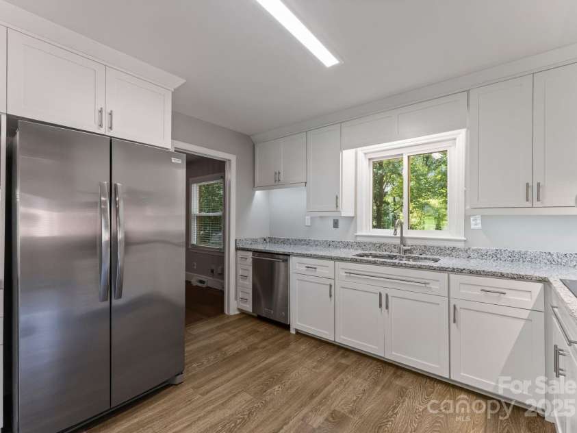 1614 Keeling Place, Charlotte, NC 28210.  MLS# CAR4296206, YatesRealty ID 35341. 