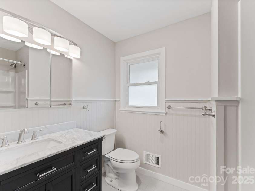 1614 Keeling Place, Charlotte, NC 28210.  MLS# CAR4296206, YatesRealty ID 35341. 