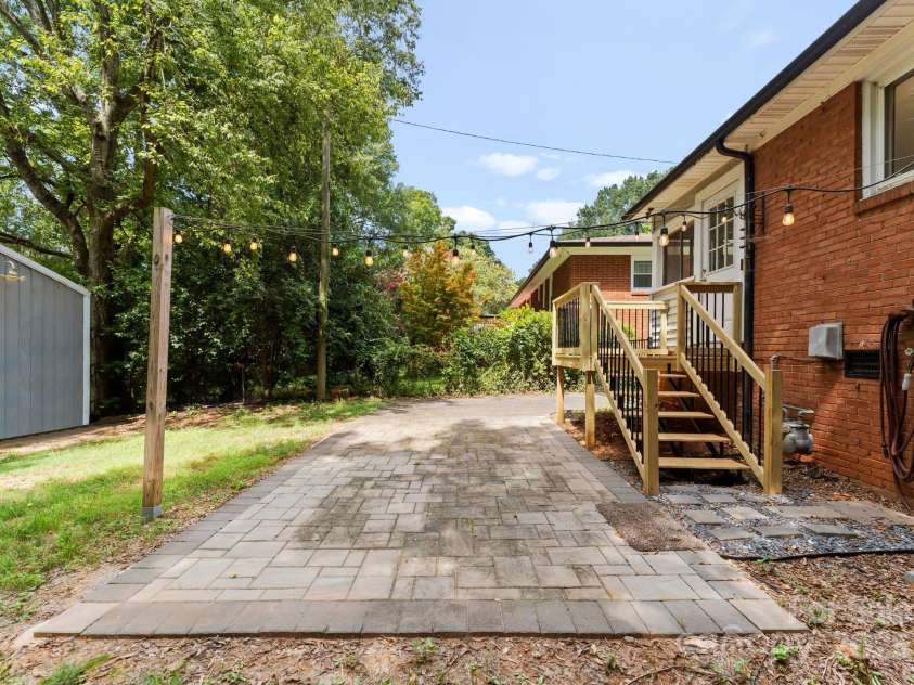 1614 Keeling Place, Charlotte, NC 28210.  MLS# CAR4296206, YatesRealty ID 35341. 