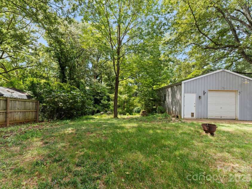 1614 Keeling Place, Charlotte, NC 28210.  MLS# CAR4296206, YatesRealty ID 35341. 