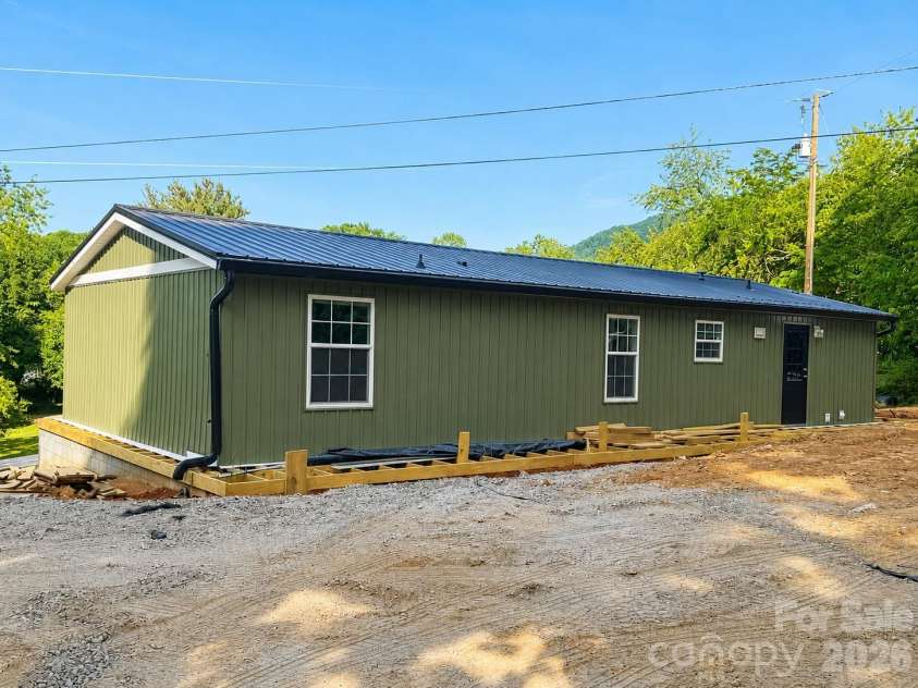 25 Jason Case Drive, Candler, NC 28715.  MLS# CAR4389412, YatesRealty ID 35341. 