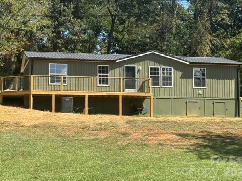25 Jason Case Drive, Candler, NC 28715.  MLS# CAR4389412, YatesRealty ID 35341. 