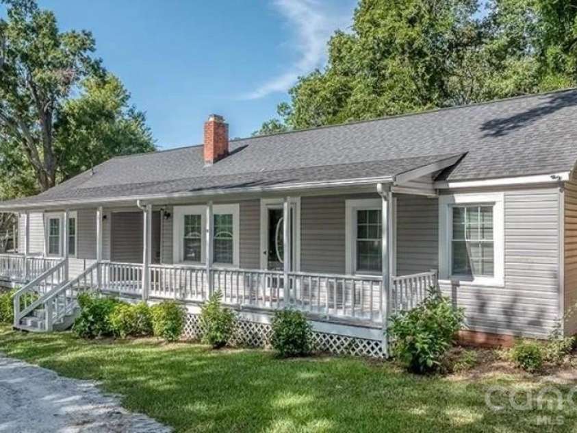 104 Penny Street, Lancaster, SC 29720.  MLS# CAR4400060, YatesRealty ID 35342. 