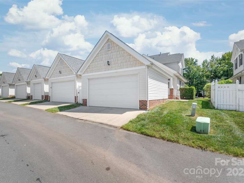 2029 Gable Way Lane, Matthews, NC 28104.  MLS# CAR4297158, YatesRealty ID 35342. Back Alley Entry for Garage