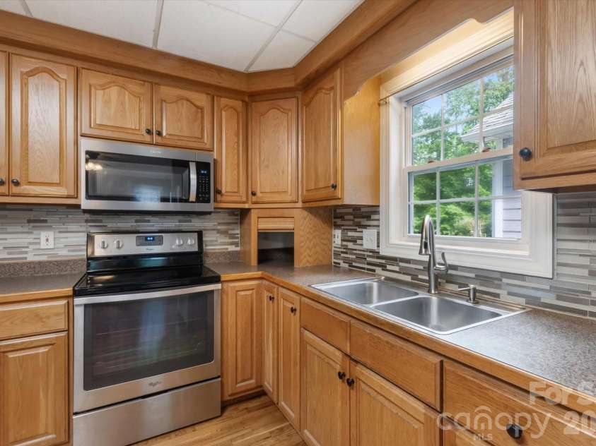 690 Stacy Hill Road, Marion, NC 28752.  MLS# CAR4394228, YatesRealty ID 35343. 
