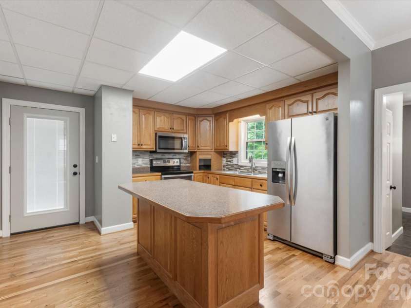 690 Stacy Hill Road, Marion, NC 28752.  MLS# CAR4394228, YatesRealty ID 35343. 