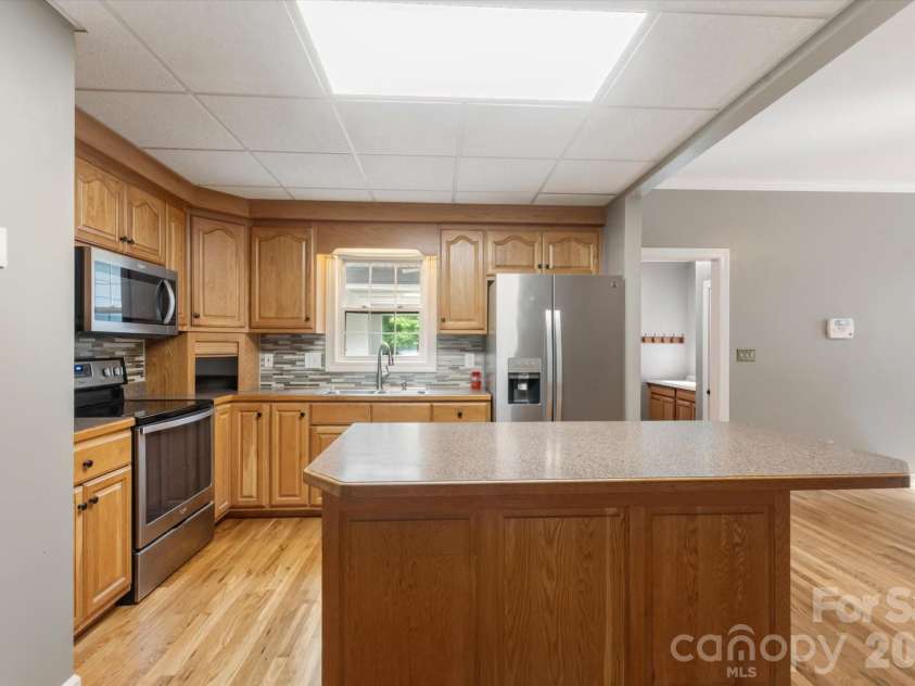 690 Stacy Hill Road, Marion, NC 28752.  MLS# CAR4394228, YatesRealty ID 35343. 