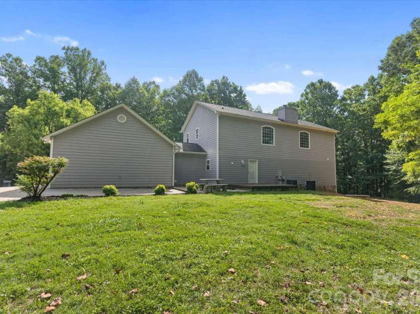 690 Stacy Hill Road, Marion, NC 28752.  MLS# CAR4394228, YatesRealty ID 35343. 