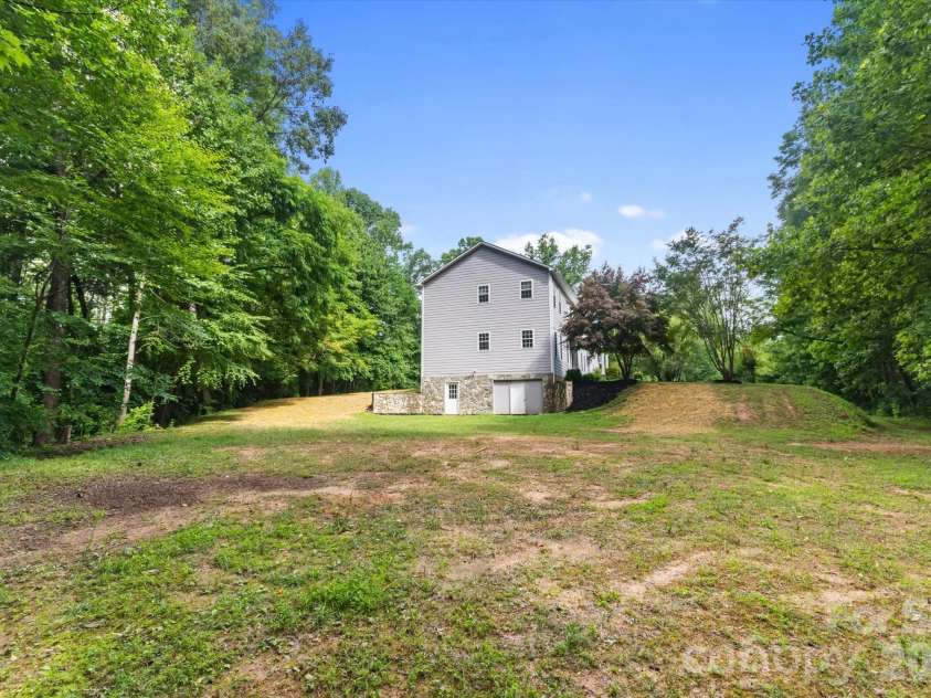 690 Stacy Hill Road, Marion, NC 28752.  MLS# CAR4394228, YatesRealty ID 35343. 