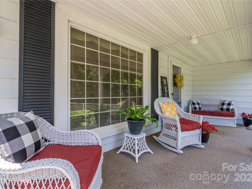 701 State Street, Lincolnton, NC 28092.  MLS# CAR4295048, YatesRealty ID 35344. 