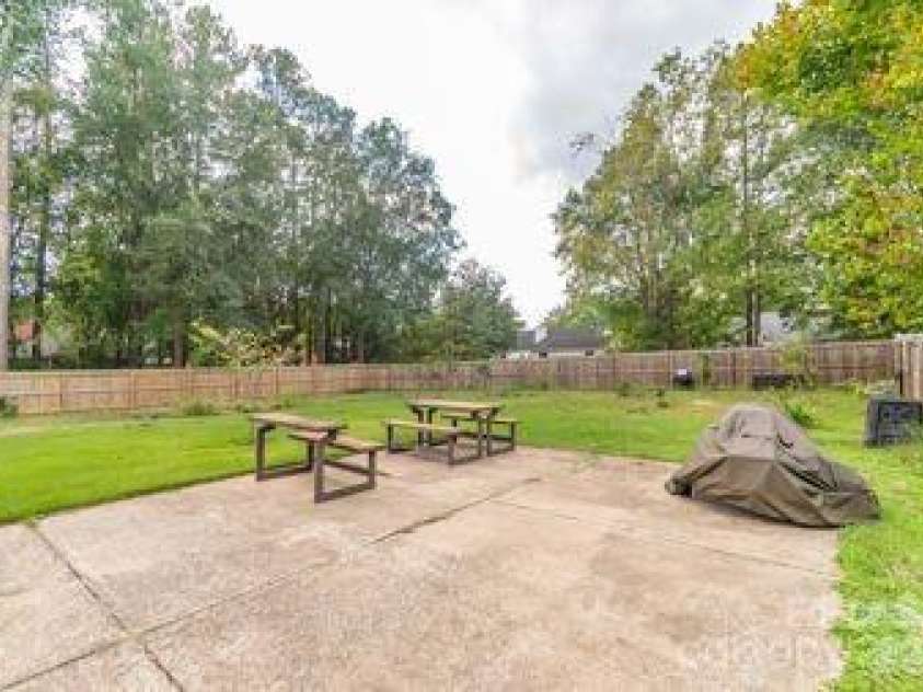 7115 Powder Mill Place, Charlotte, NC 28277.  MLS# CAR4398754, YatesRealty ID 35344. 