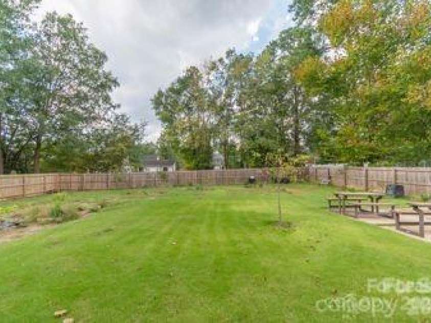 7115 Powder Mill Place, Charlotte, NC 28277.  MLS# CAR4398754, YatesRealty ID 35344. 