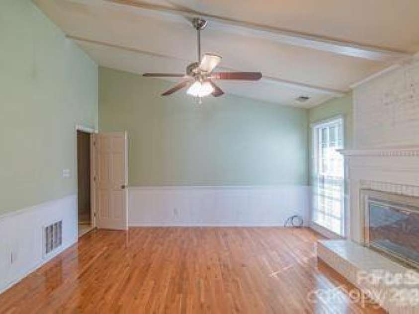 7115 Powder Mill Place, Charlotte, NC 28277.  MLS# CAR4398754, YatesRealty ID 35344. 